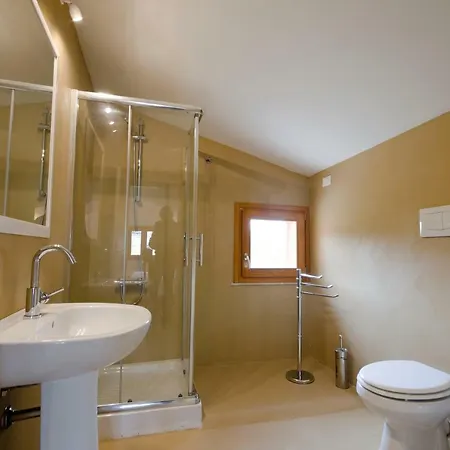 Anchise 38 Guest house